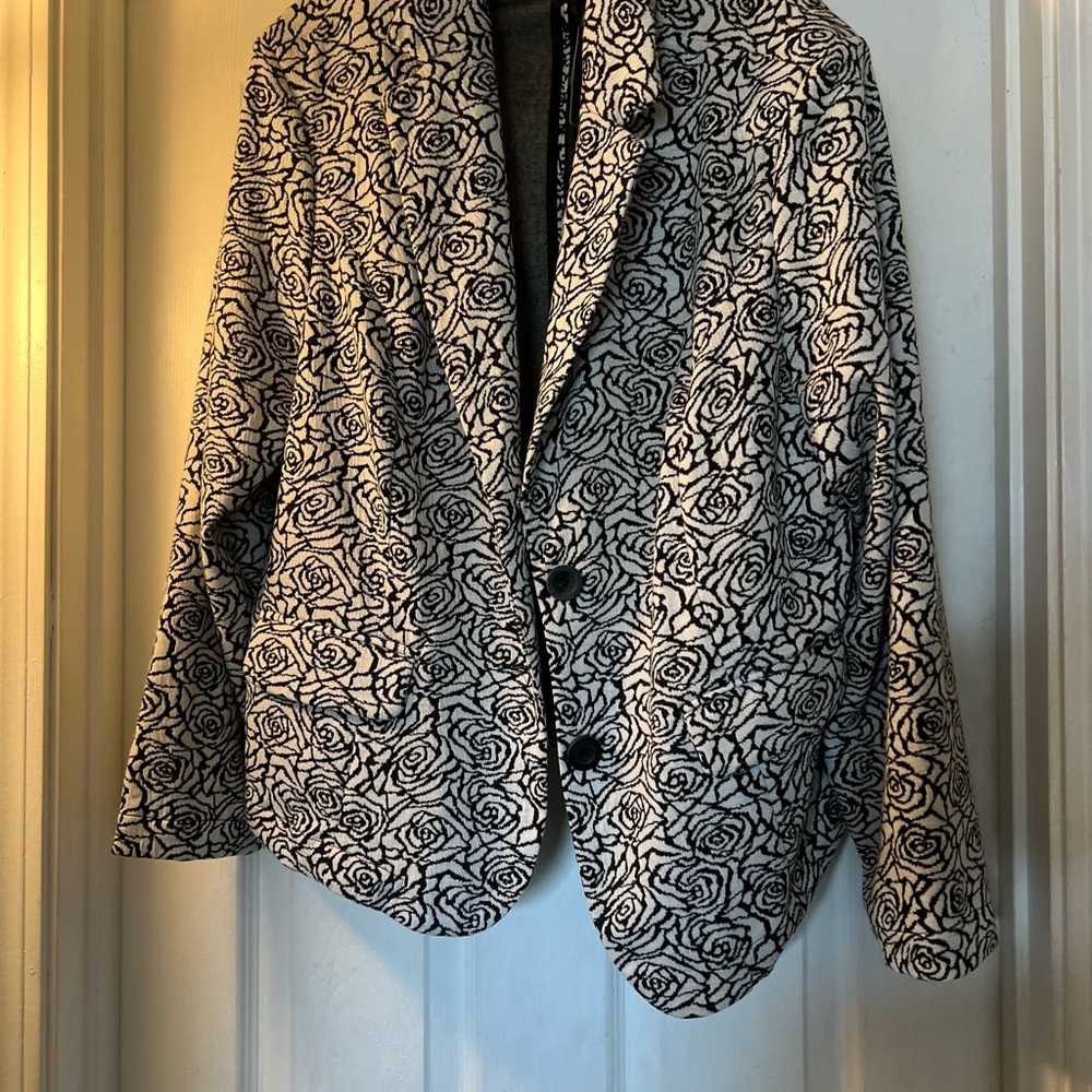 NWT Torrid Black and White Floral Blazer size 3